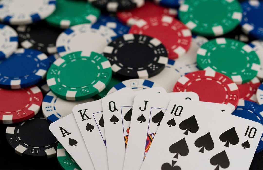 Bài poker là trò chơi không còn xa lạ với anh em cược thủ