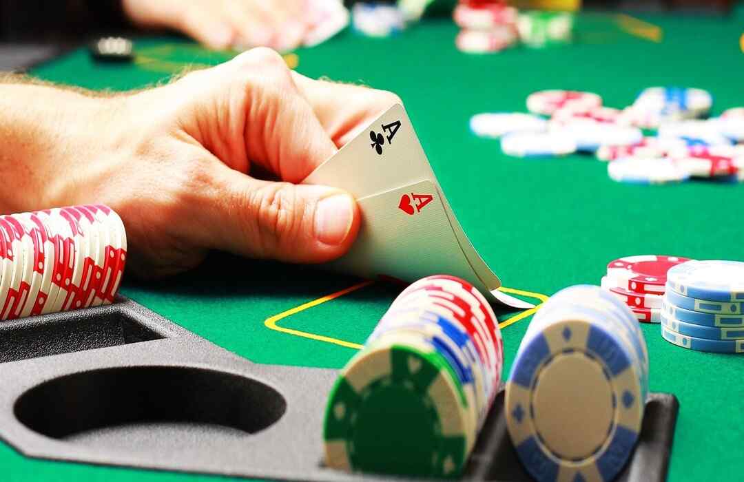 Game poker đòi hỏi anh em phải biết nhiều chiến thuật và áp dụng chính xác