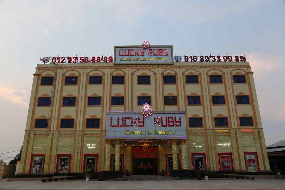 Lucky Ruby Border Casino khi chiều tà