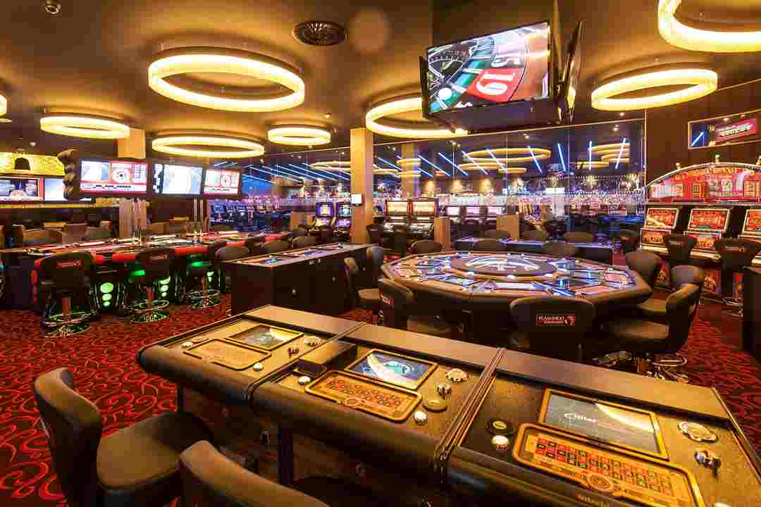 giới thiệu về holiday palace casino